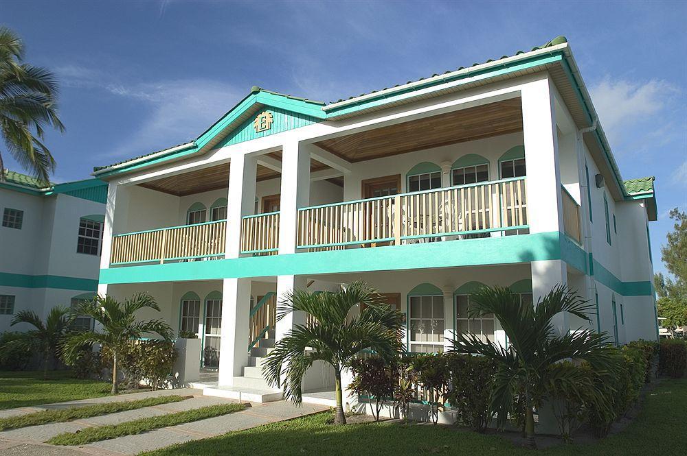 Banyan Bay Suites San Pedro  Exterior foto