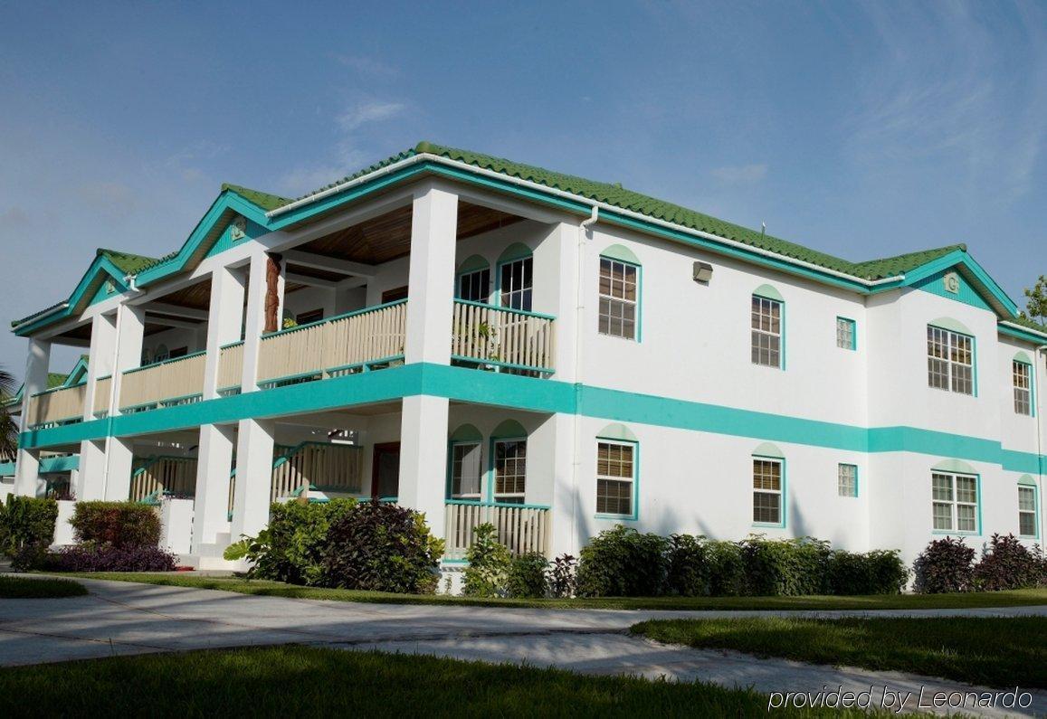 Banyan Bay Suites San Pedro  Exterior foto