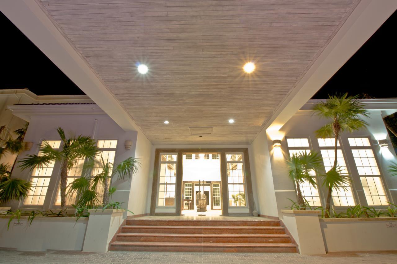 Banyan Bay Suites San Pedro  Exterior foto