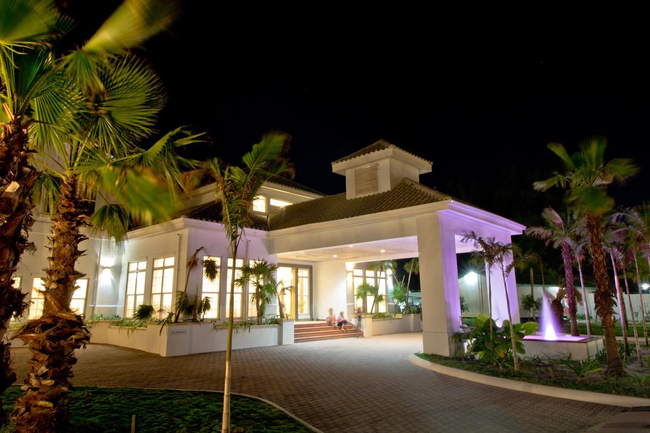 Banyan Bay Suites San Pedro  Exterior foto