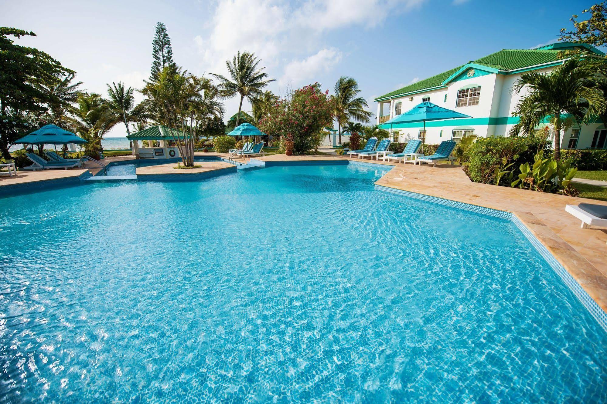 Banyan Bay Suites San Pedro  Exterior foto