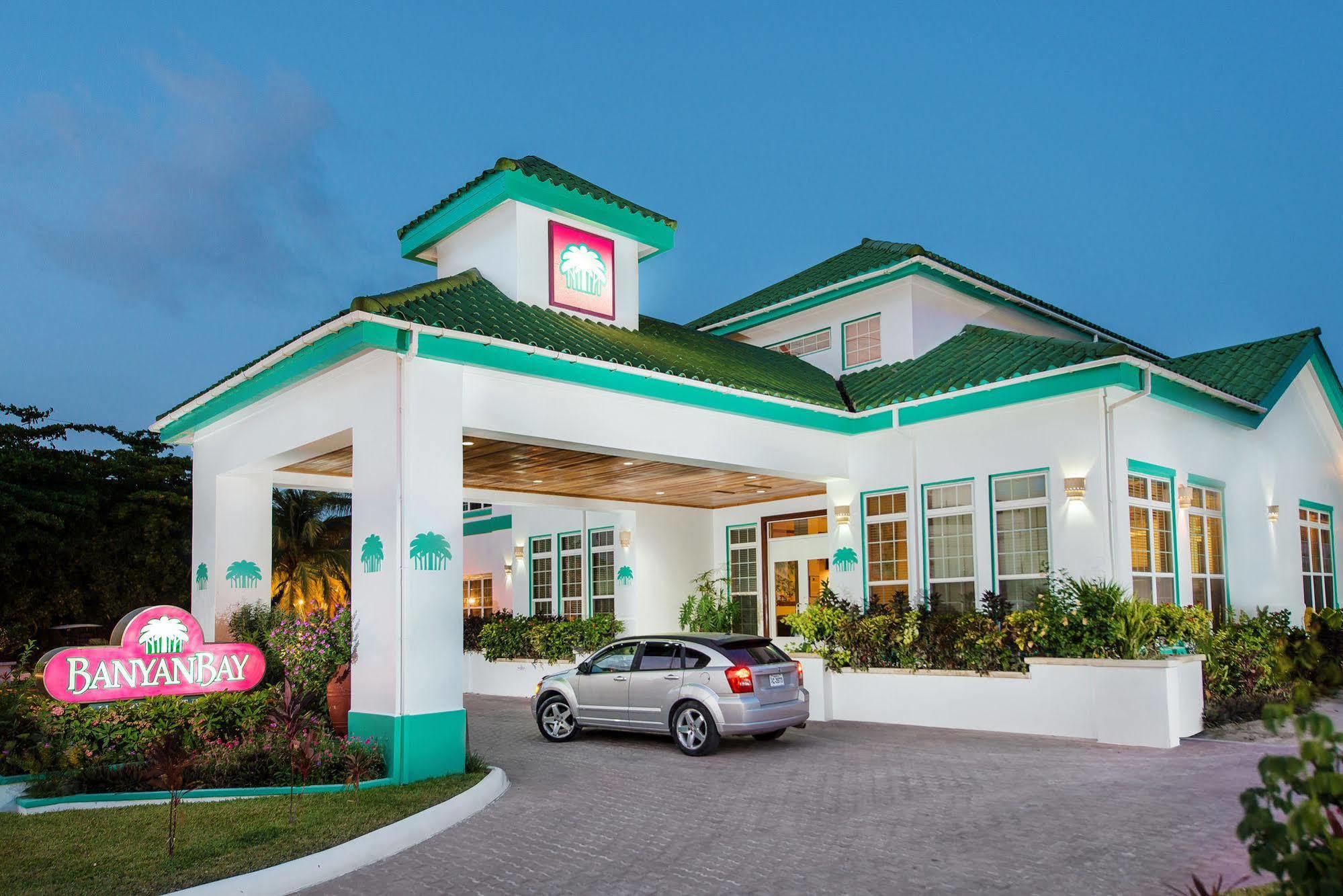 Banyan Bay Suites San Pedro  Exterior foto